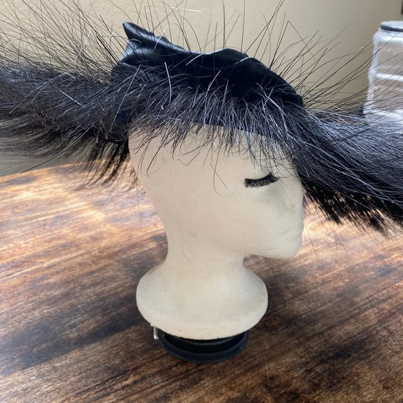 Met gala inspired vintage luxury open hat by  designer Kokin wearable art - Picture 5 of 17